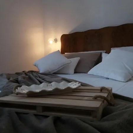 Alojamento de Acomodação e Pequeno-almoço I Baronetti In Centro 3*