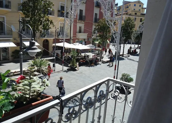 Alojamento de Acomodação e Pequeno-almoço I Baronetti In Centro